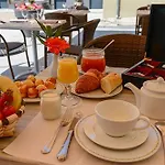 Logis La Lentillere - Restaurant Cote Parc 2* Lalacelle