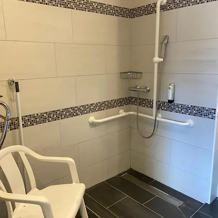 Otel Logis La Lentillere - Restaurant Cote Parc 2*