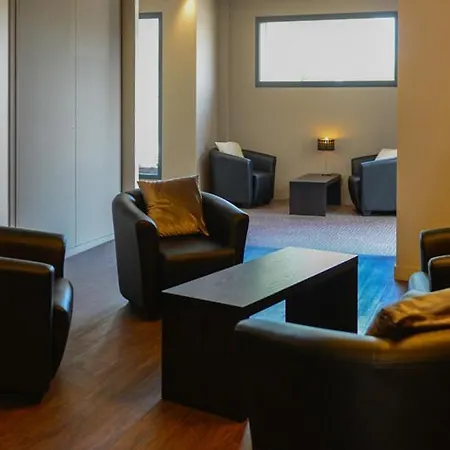 Logis La Lentillere - Restaurant Cote Parc 2*