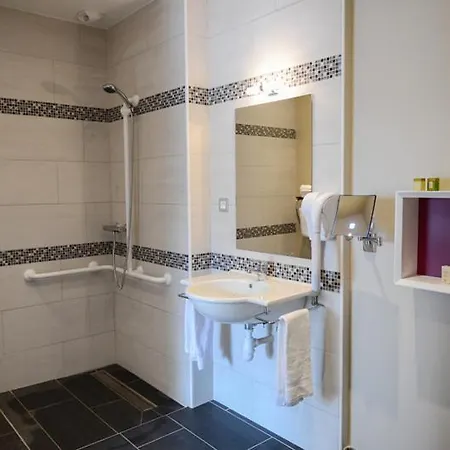 Logis La Lentillere - Restaurant Cote Parc Otel Lalacelle