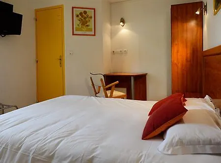 Logis Hotel La Lentillere - Restaurant Cote Parc 2*