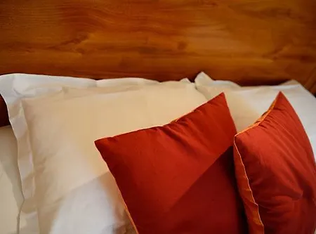 Logis La Lentillere - Restaurant Cote Parc Otel Lalacelle