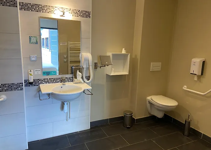 罗吉斯林提勒尔酒店（科特迪瓦parc餐厅） 2*