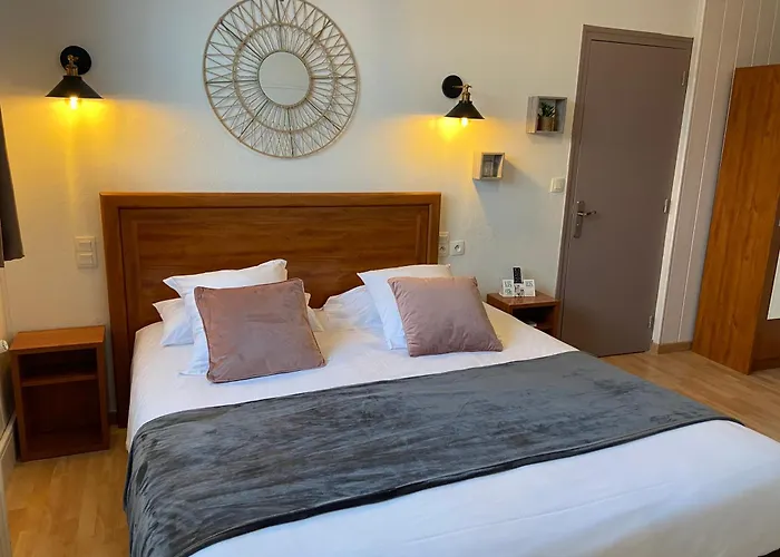 Logis La Lentillere - Restaurant Cote Parc 2* Lalacelle