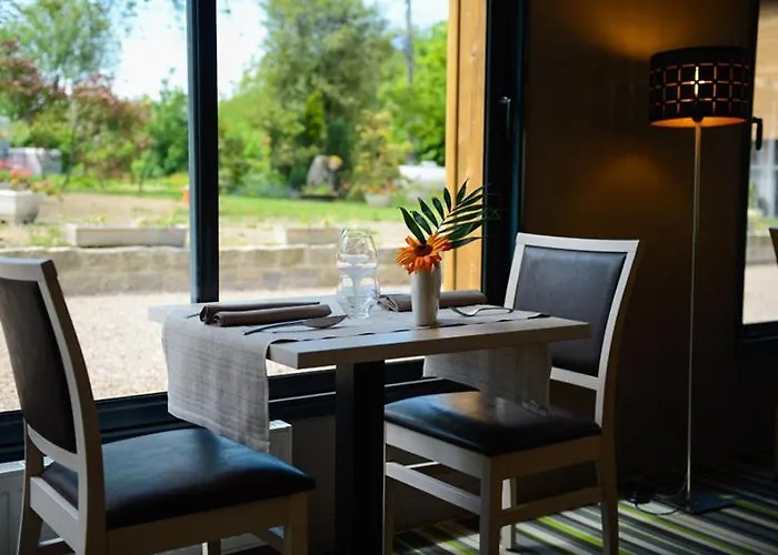 Logis La Lentillere - Restaurant Cote Parc 2*