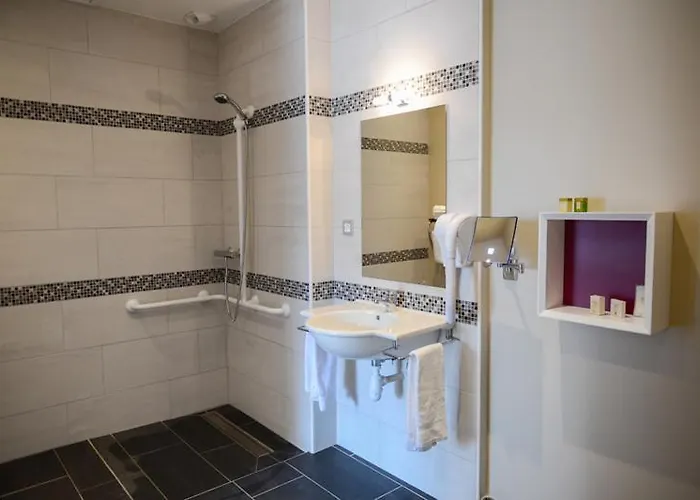 罗吉斯林提勒尔酒店（科特迪瓦parc餐厅） 酒店 拉勒塞勒