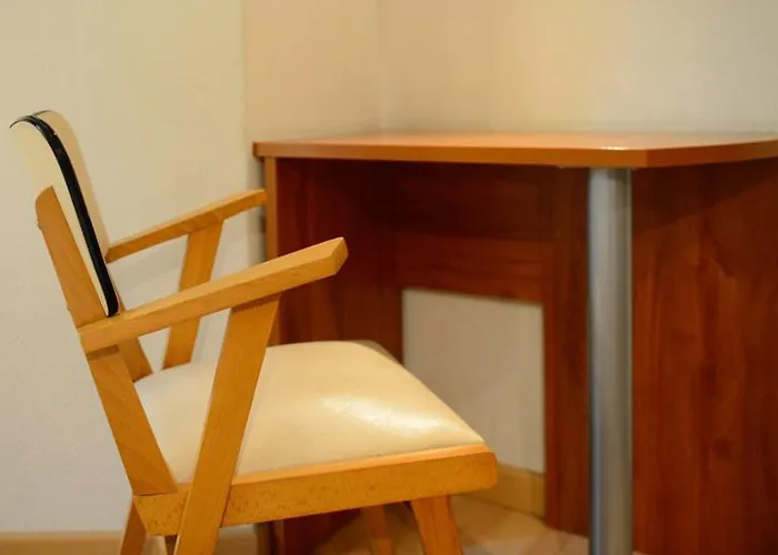 Hotel Logis La Lentillere - Restaurant Cote Parc 2*